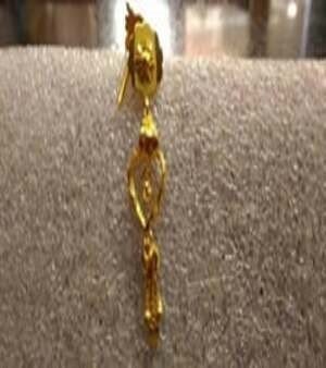 Sturdy Design Golden Ladies Fancy Earring