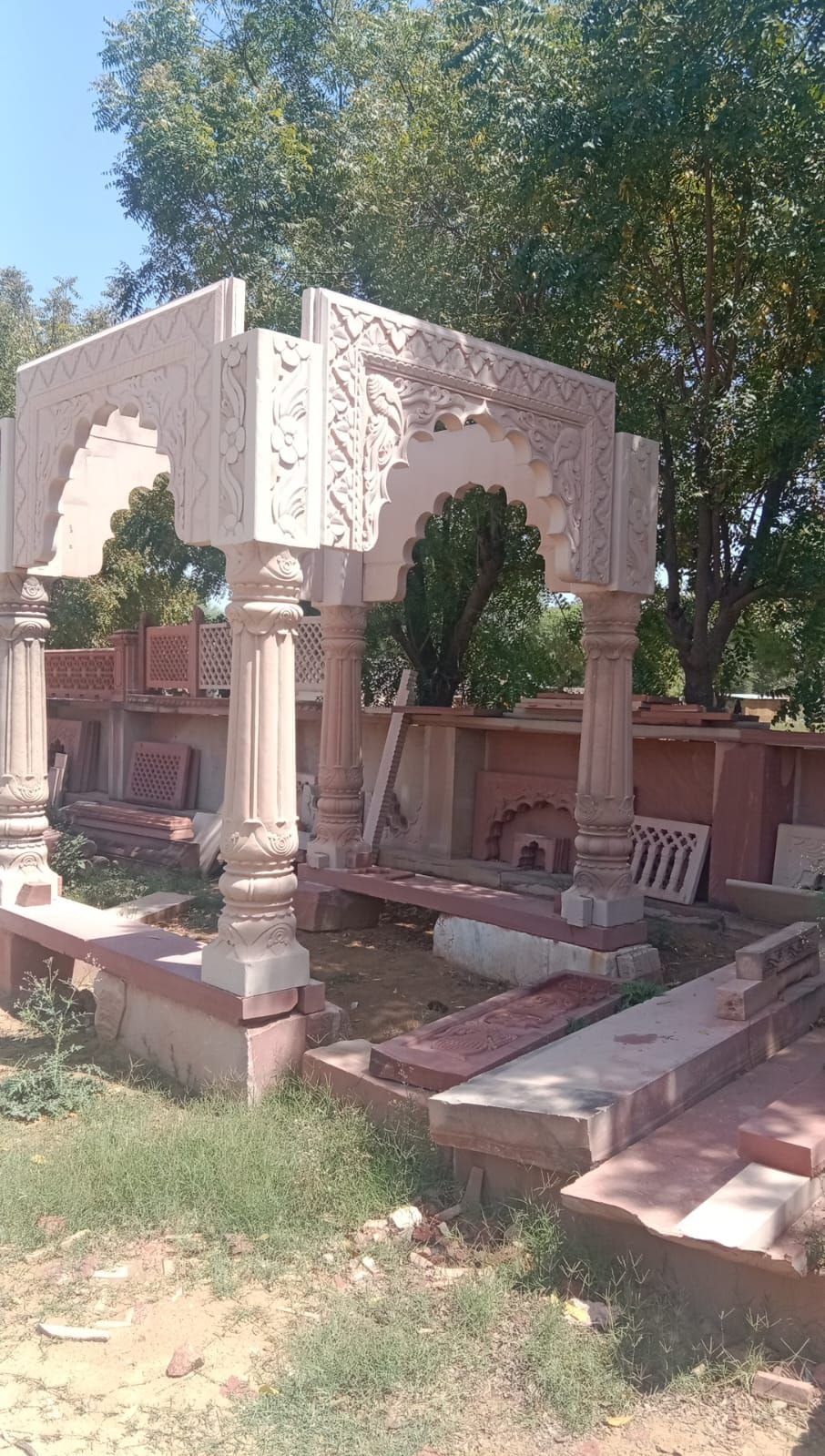 Mandhir eliewsan stone
