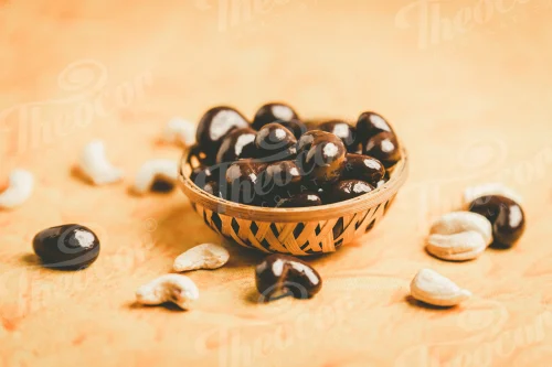 Chocolate Coated Cashew Nut