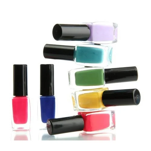 Trendy Oval Shape Nail Paint