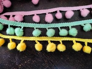 Pompom Laces