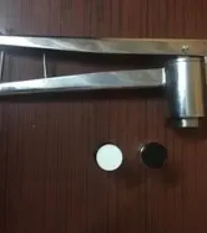 Vial Crimper, Warranty : 6 Months