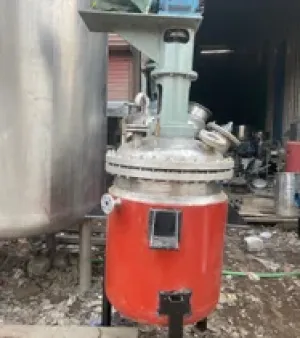 Used Reactor Vessels, Material : Glass Line Reactor